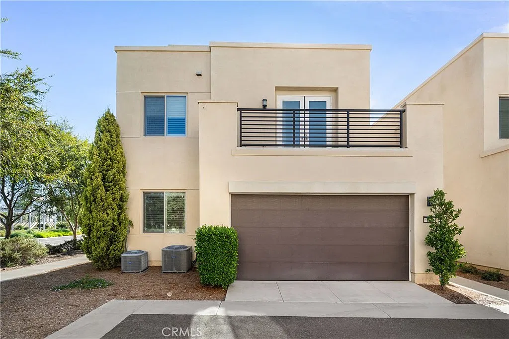4 bed, 2814 sqft, $6,500 — Photo 1