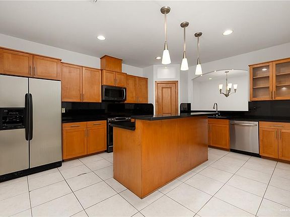 5th image of 612 E Thornhill Ave