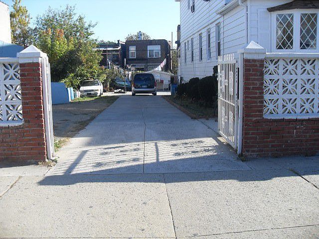 2nd image of 1110 White Plains Rd