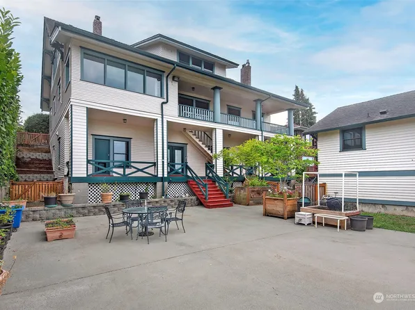 2208 Rucker Avenue, Everett, WA 98201