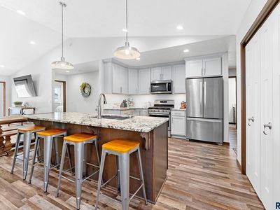 2710 E Sunburst Dr, Brandon, SD, 57005