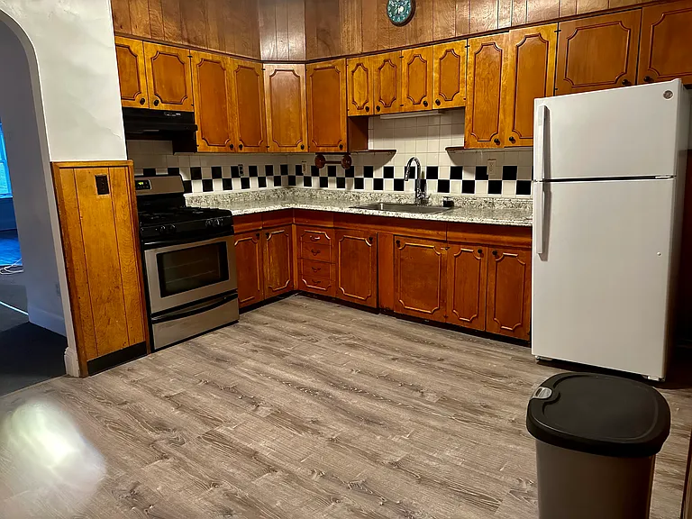 18 Mount Hood Rd #2 — Photo 5