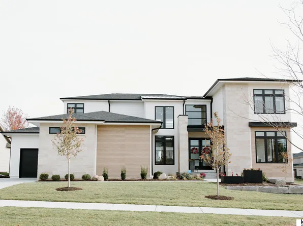 2315 S 220th Ave, Elkhorn, NE 68022