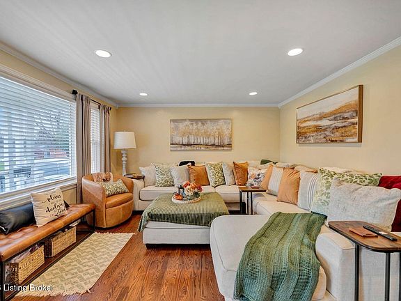 5th image of 2527 Hampstead Dr