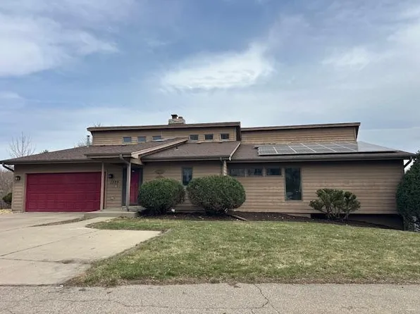 1329 Towerview Rd, Eagan, MN 55121