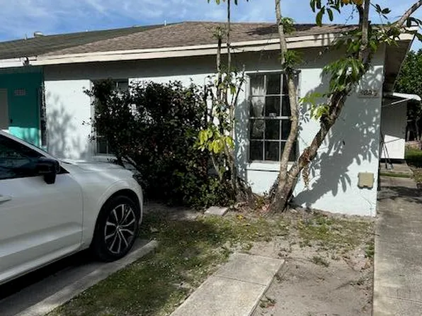 5823 S 37th Court, Greenacres, FL 33463