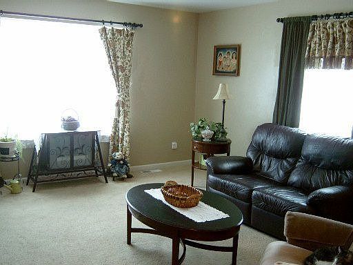 2nd image of 149 Pebble Brook Ln