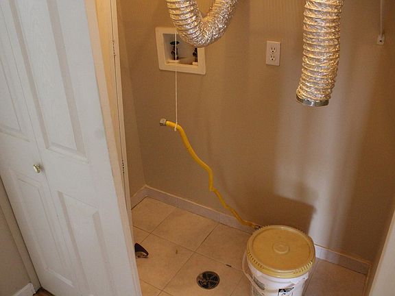 4th image of 71 Sumner Ave #2