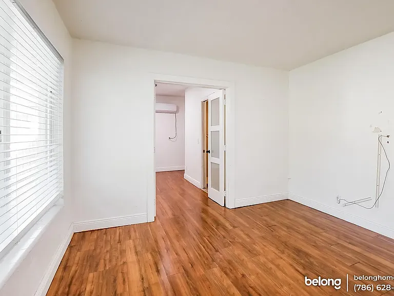 5631 Polk St — Photo 7