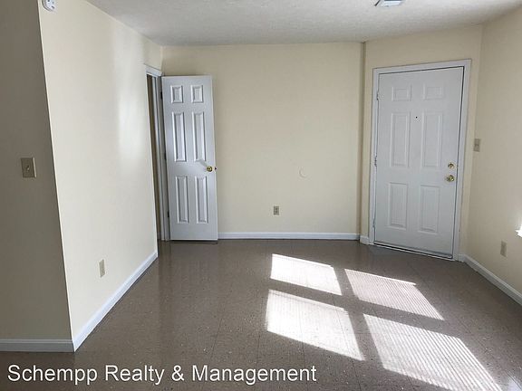 3rd image of 801 E Chestnut St #4909424