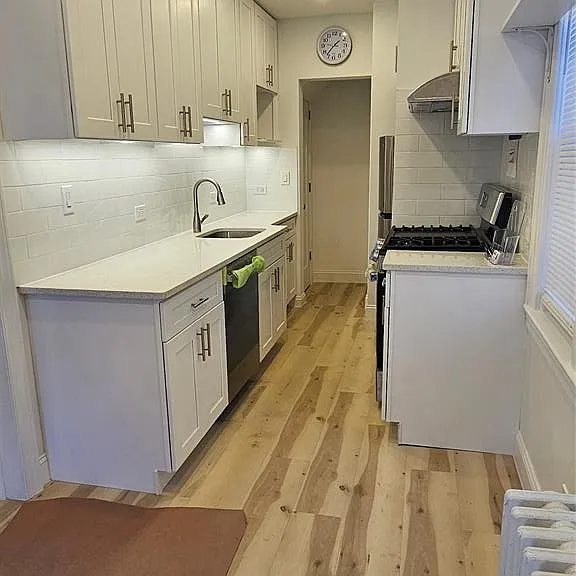 15909 Laburnum Ave — Photo 6