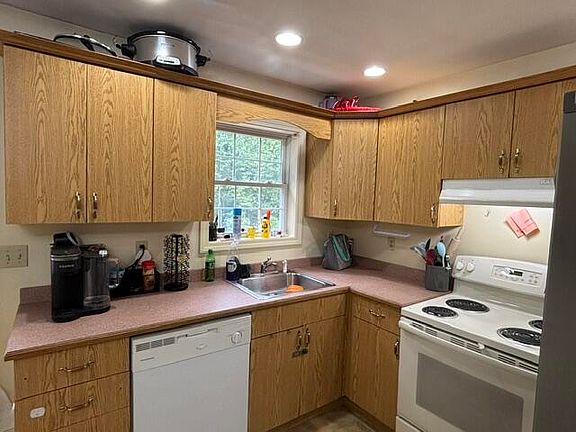 4th image of 102 Country Club 1 Road #8B