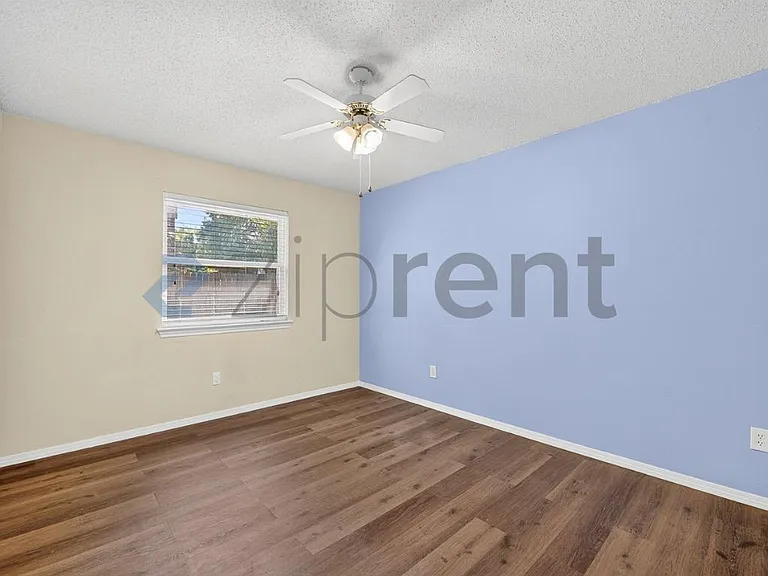 5412 Blue Water Lake Dr — Photo 26