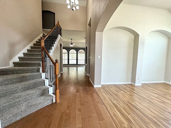 2nd image of 9301 Regal Oaks Dr