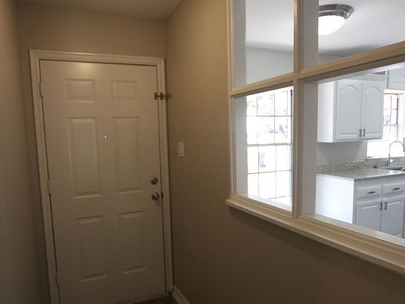 4th image of 2414 Pinkerton Dr