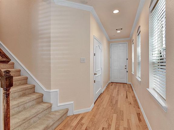 5th image of 2326 Stutz Dr #105