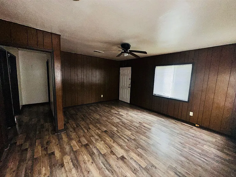 1317 S Main St — Photo 5
