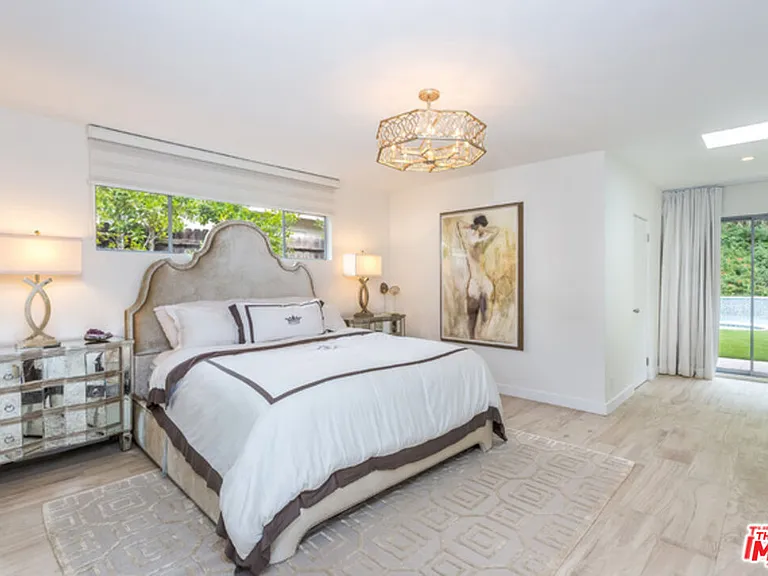 1922 N Beverly Dr — Photo 14