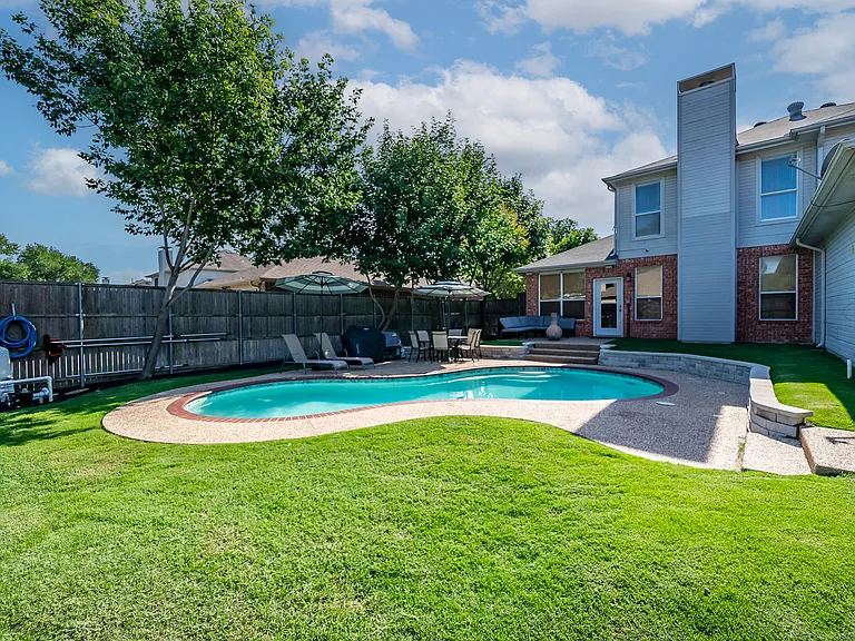 1011 Aylesbury Dr — Photo 5