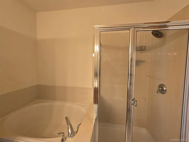 913 Hawthorn Way — Photo 18