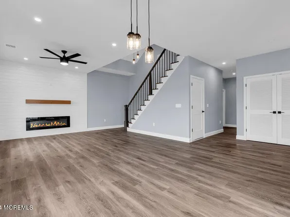 98 Adriatic Avenue, Waretown, NJ 08758
