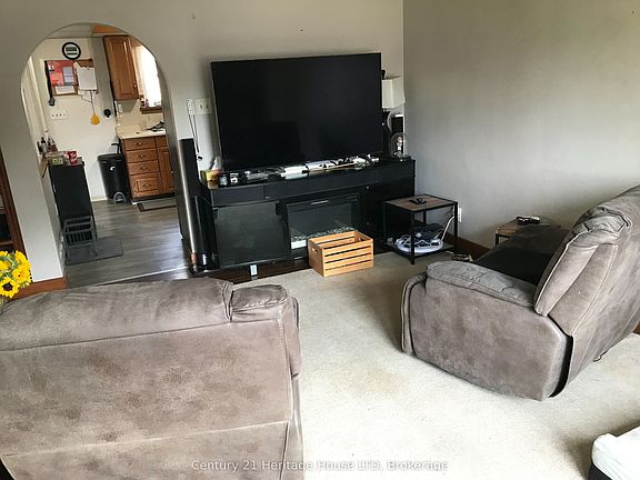5th image of 360 Emerick Ave