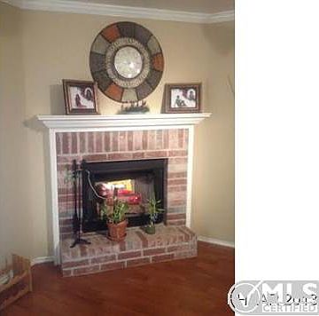Fireplace with Mantle