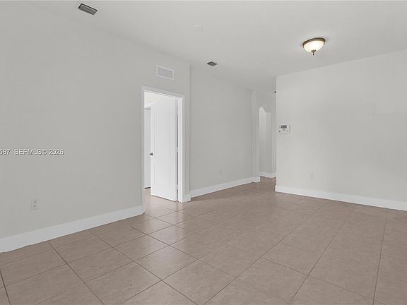 5th image of 2815 SE 16th Ave Unit 102