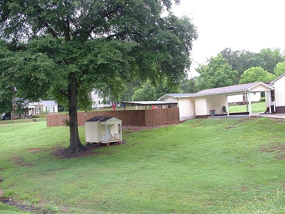 4th image of 1138 Bridges St