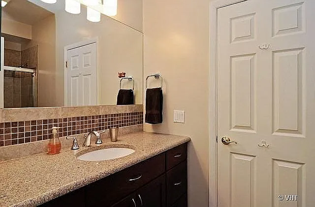 2429 N Clybourn Ave #E — Photo 11
