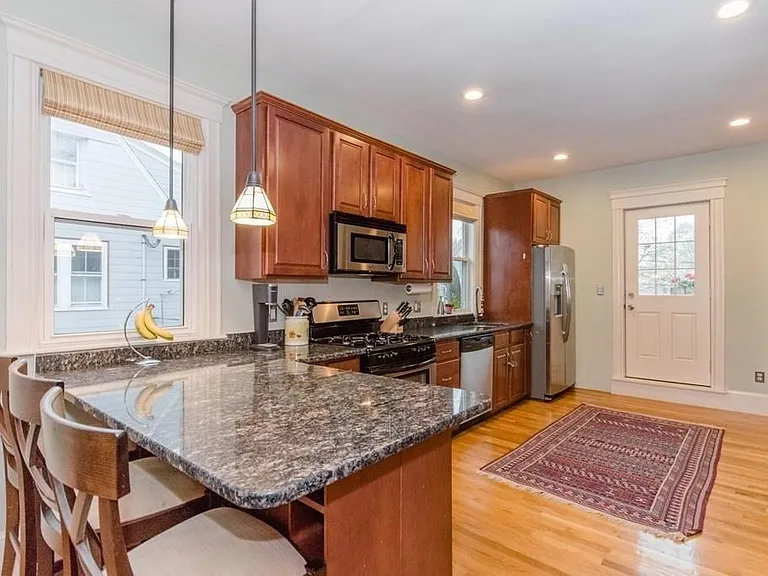 16 Primrose St #2 — Photo 2