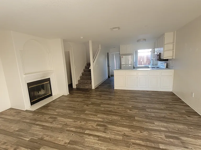 1672 Missouri St — Photo 6