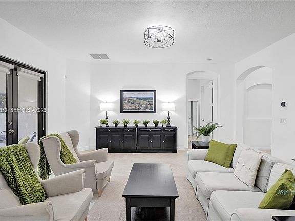 3rd image of 9000 Lakeview Pl