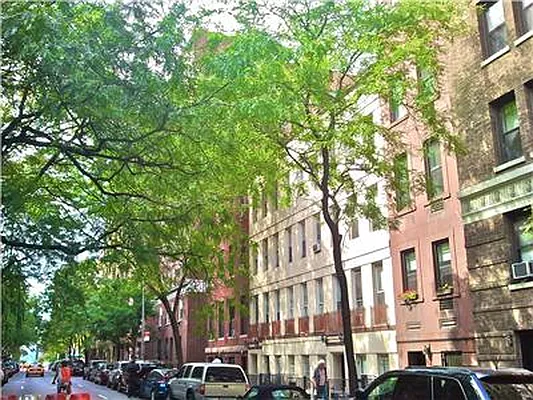 Sold by R New York | media 12