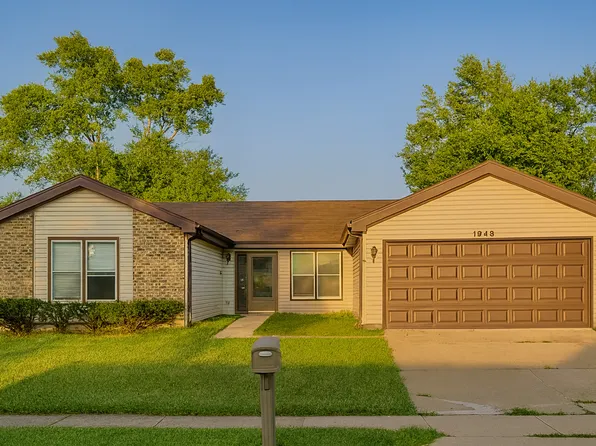 1943 Towner Ln, Glendale Heights, IL 60139