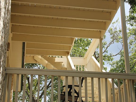 5th image of 1500 Wilson Heights Dr
