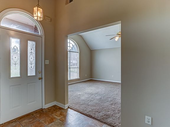 3rd image of 6185 Lake Front Dr
