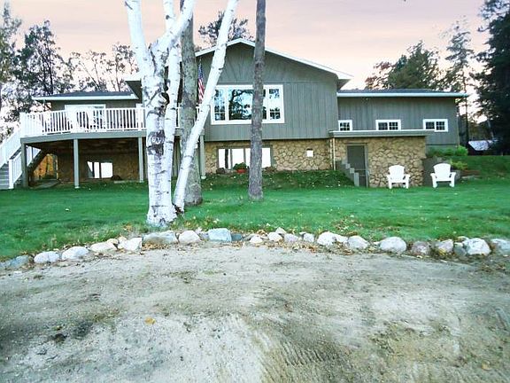Lush Yard with Beach!