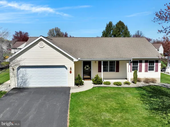 12 Thorndale Dr, Myerstown, PA 17067