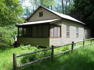 3 Debbie Ln, Wales, MA 01081