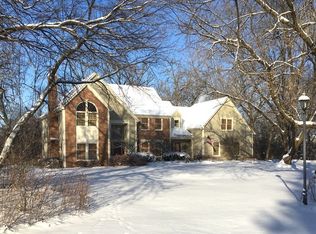 2907 Jenny Jae Ln, Crystal Lake, IL 60012