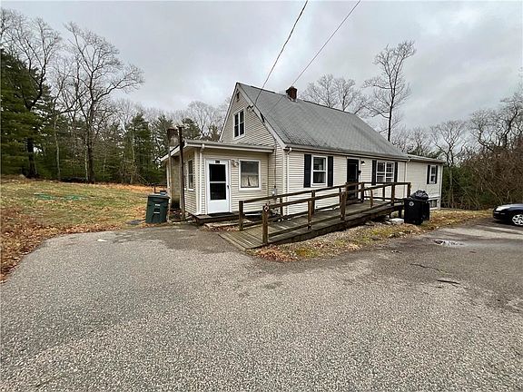 3rd image of 832 Phillips Hill Rd