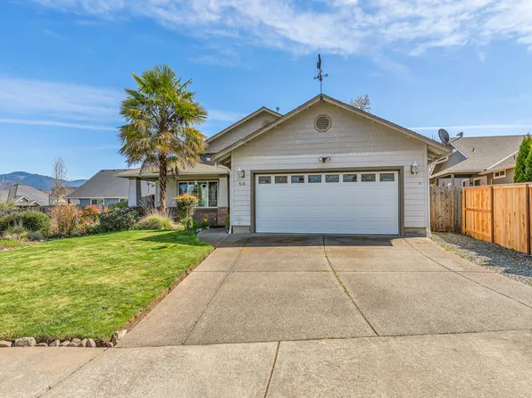 616 SE Liberty Dr, Grants Pass, OR 97527