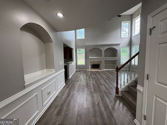4th image of 400 Fitzgerald Pl