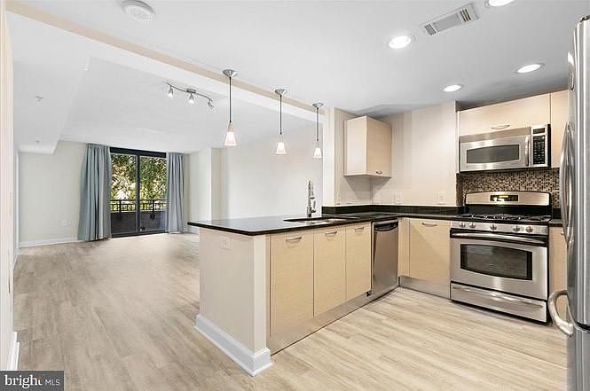 1st image of 2451 Midtown Ave APT 209