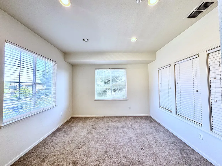 1207 Silverton Way — Photo 18