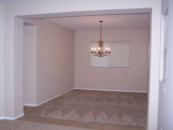 5th image of 990 Garrett Way