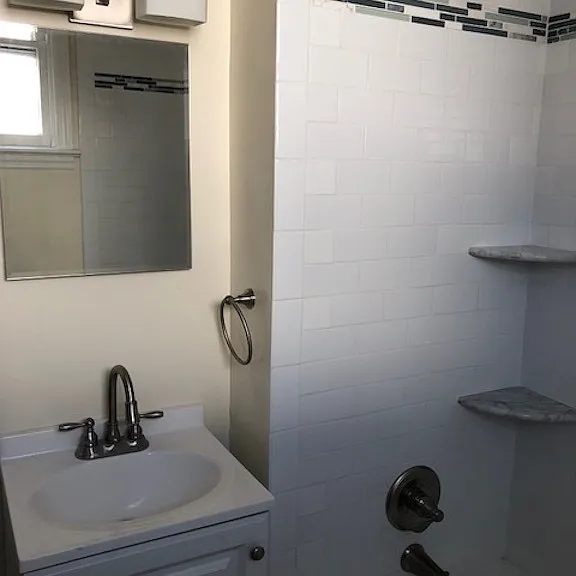129 N Highland Ave — Photo 11