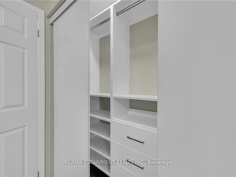 75 Forest Ridge Ave — Photo 41
