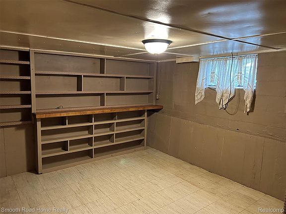 4th image of 4173 Williams St
